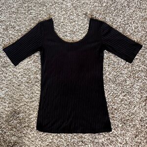 Ribbed scoop neck shirt